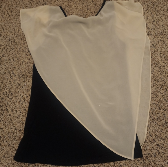 Too - Picture 4 of 4